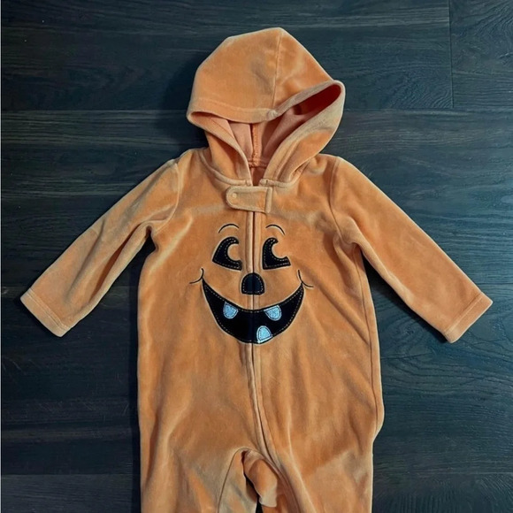 6-9 months soft pumpkin costume footie sleeper - Picture 2 of 7